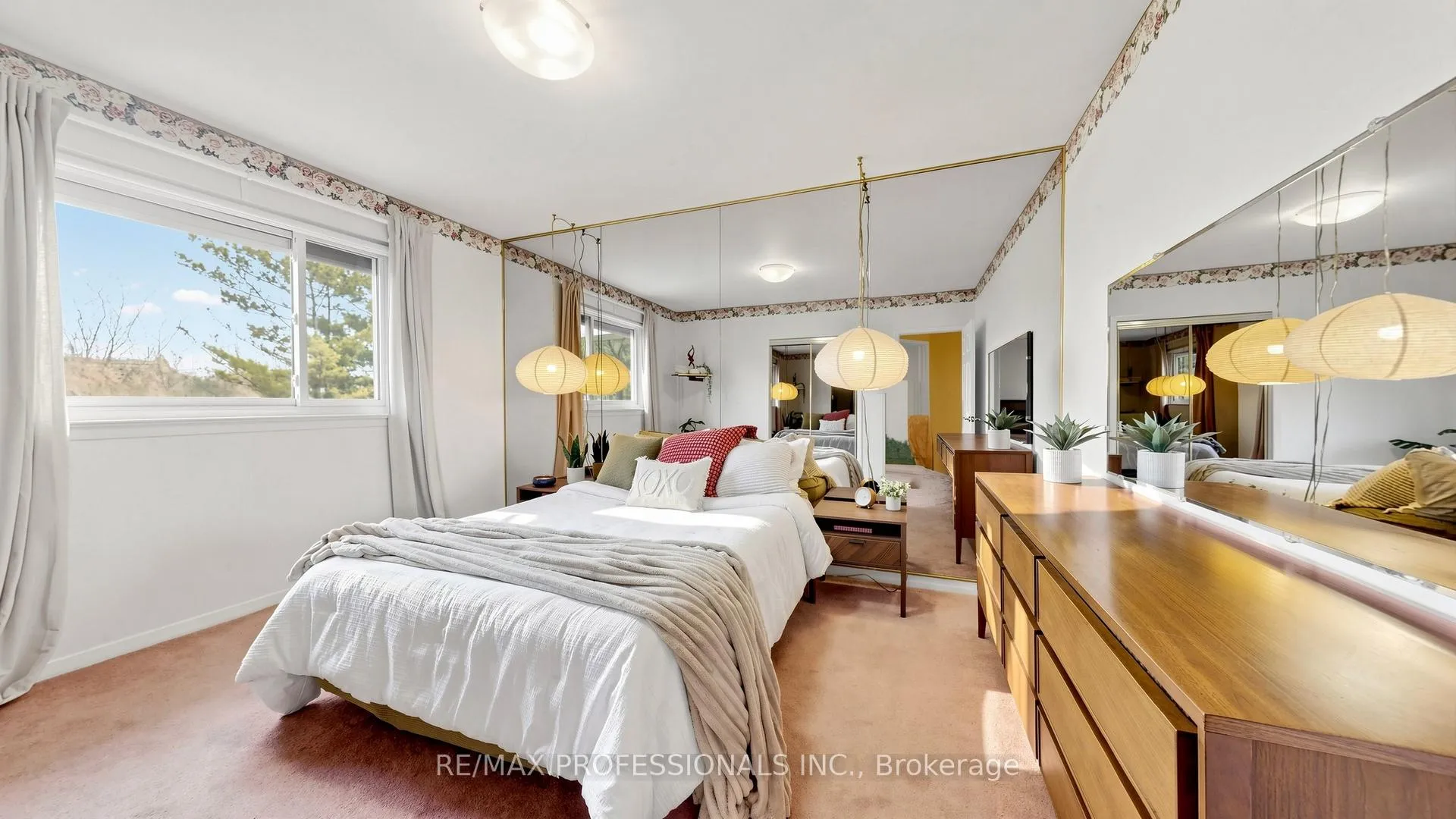 Photo 9 of 117 Mercury Road, Etobicoke, West Humber-Clairville — HOMEH