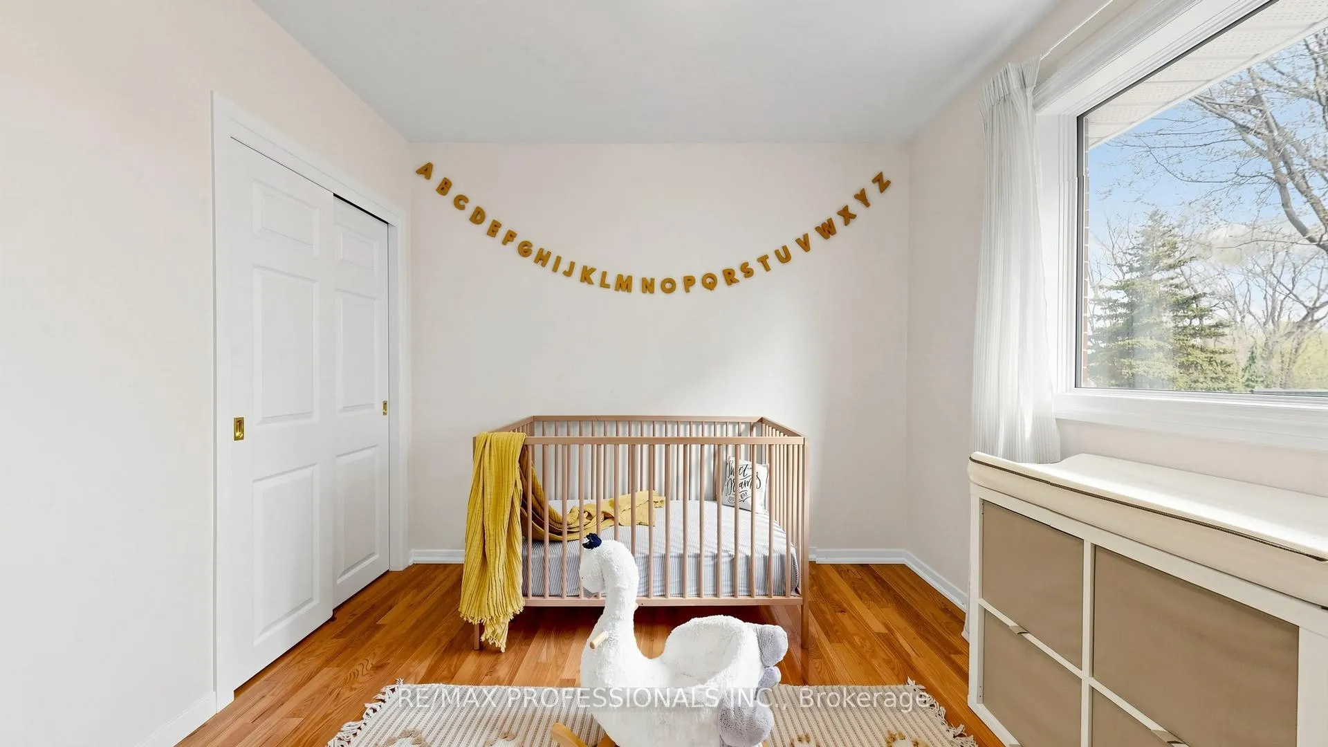 Photo 12 of 117 Mercury Road, Etobicoke, West Humber-Clairville — HOMEH