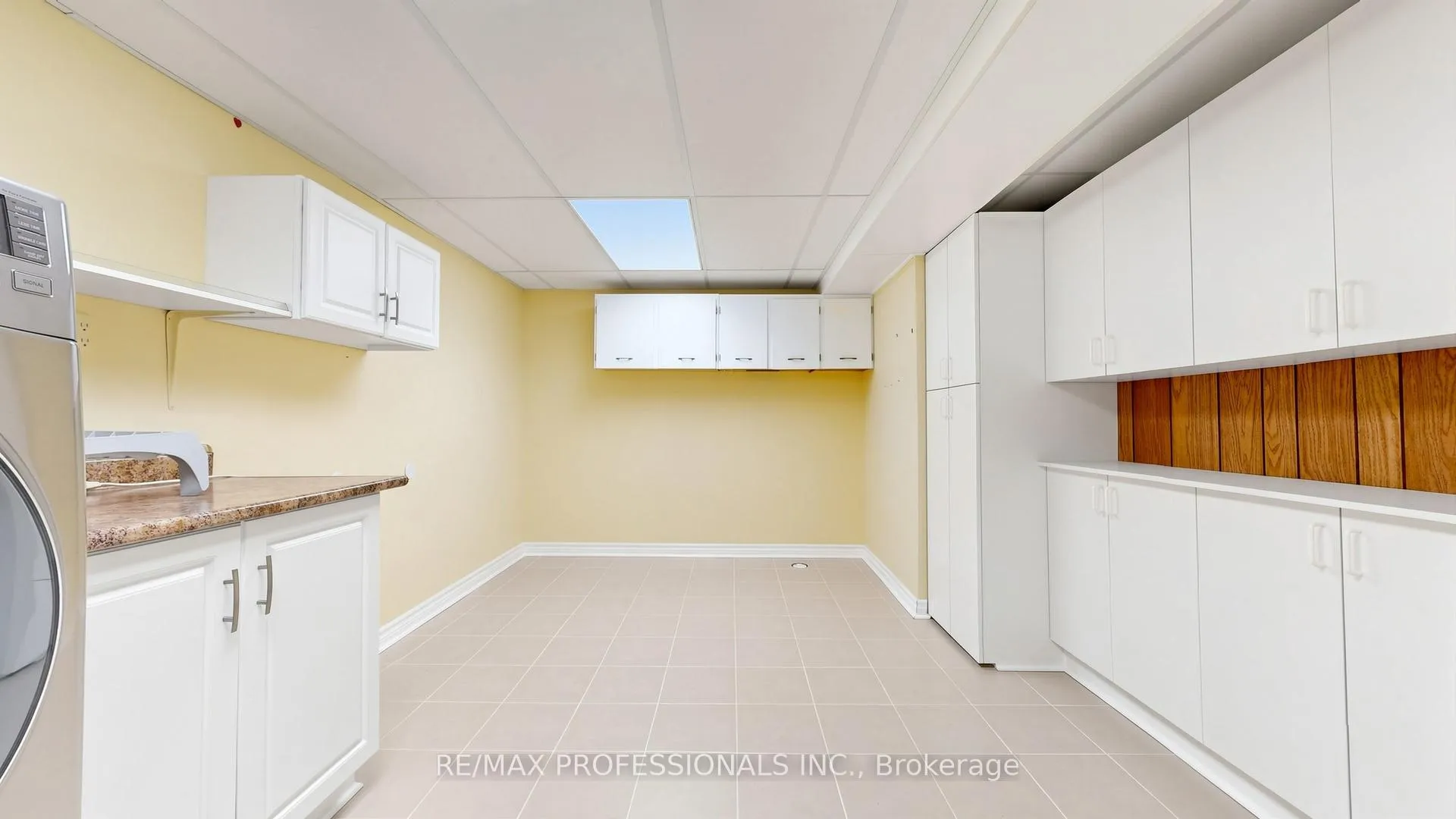 Photo 23 of 117 Mercury Road, Etobicoke, West Humber-Clairville — HOMEH