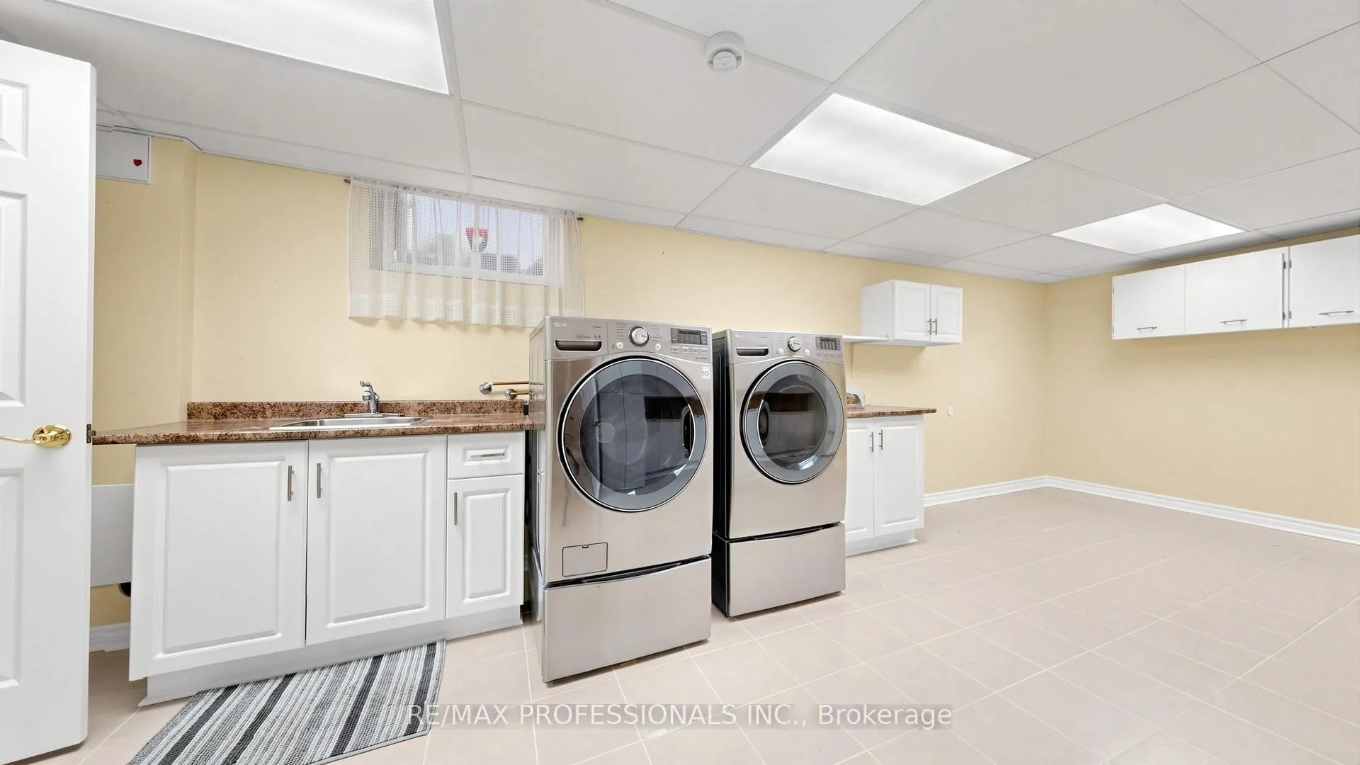Photo 24 of 117 Mercury Road, Etobicoke, West Humber-Clairville — HOMEH