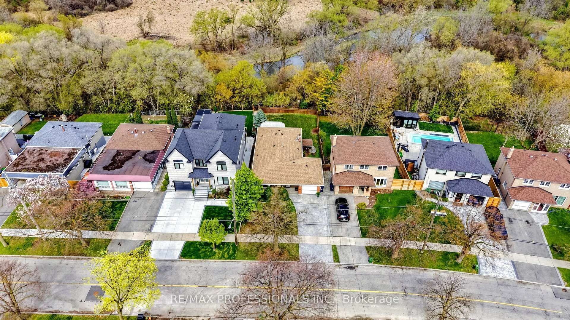 Photo 28 of 117 Mercury Road, Etobicoke, West Humber-Clairville — HOMEH