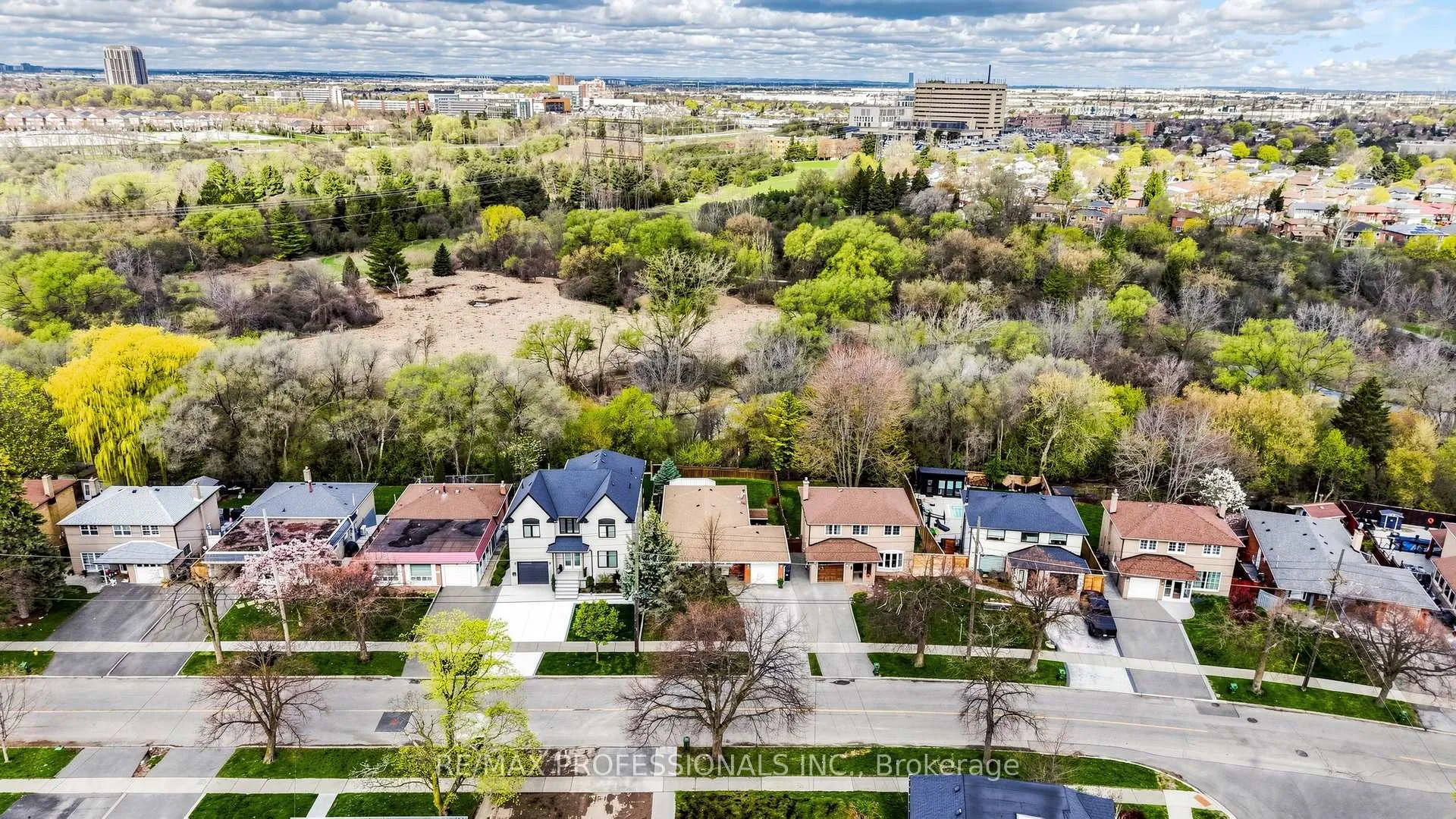 Photo 31 of 117 Mercury Road, Etobicoke, West Humber-Clairville — HOMEH