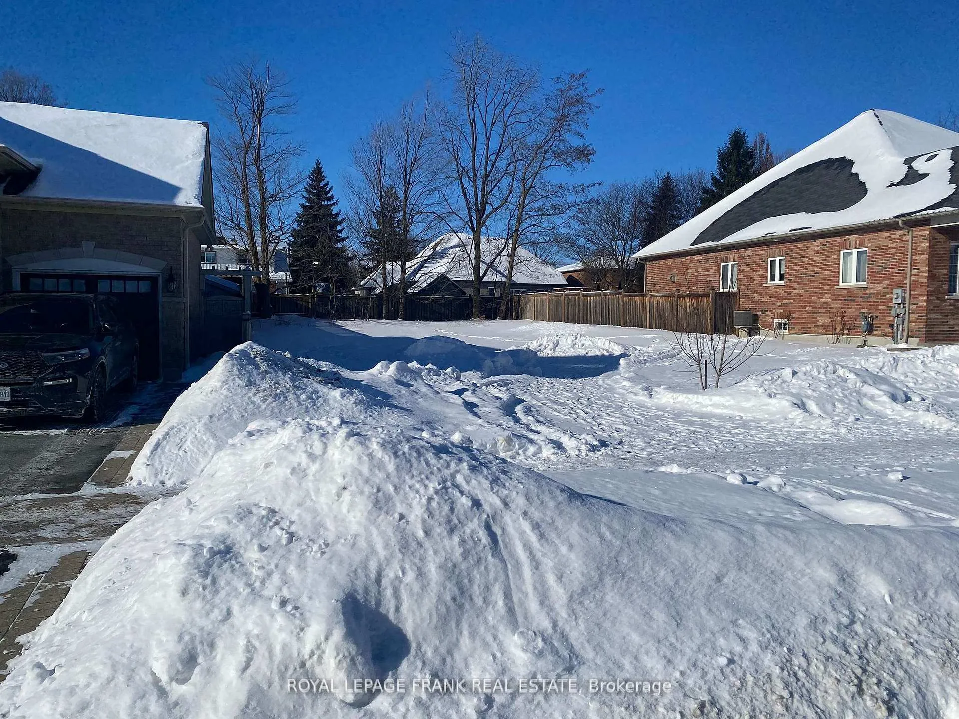 Photo 1 of 23 Corvinelli Street, Whitby, Brooklin — HOMEH