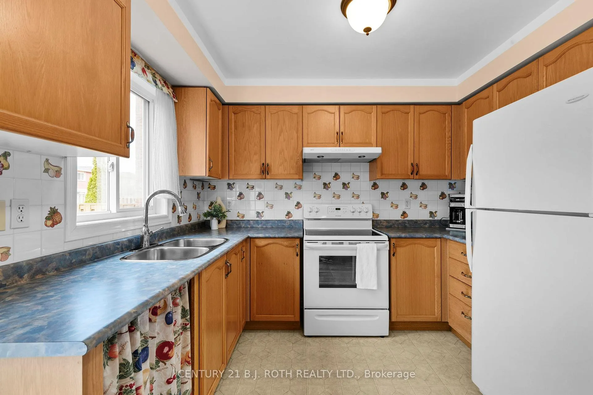 Photo 10 of 119 Holly Meadow Road, Barrie, Holly — HOMEH