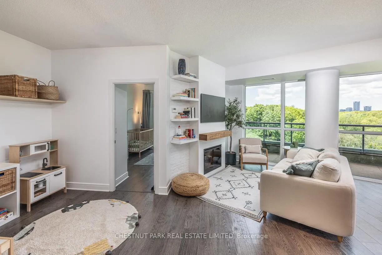 Photo 4 of Unit 306, 35 Brian Peck Crescent, Toronto, Thorncliffe Park — HOMEH