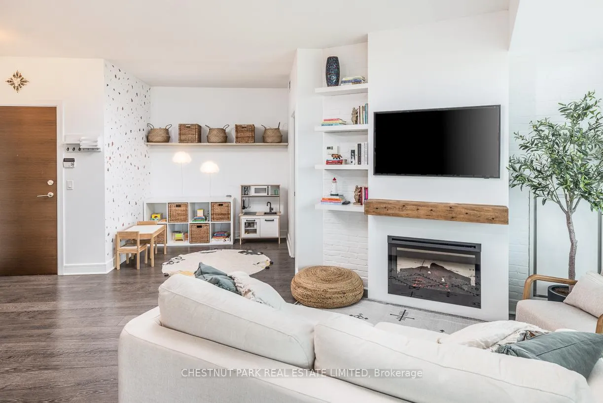 Photo 5 of Unit 306, 35 Brian Peck Crescent, Toronto, Thorncliffe Park — HOMEH