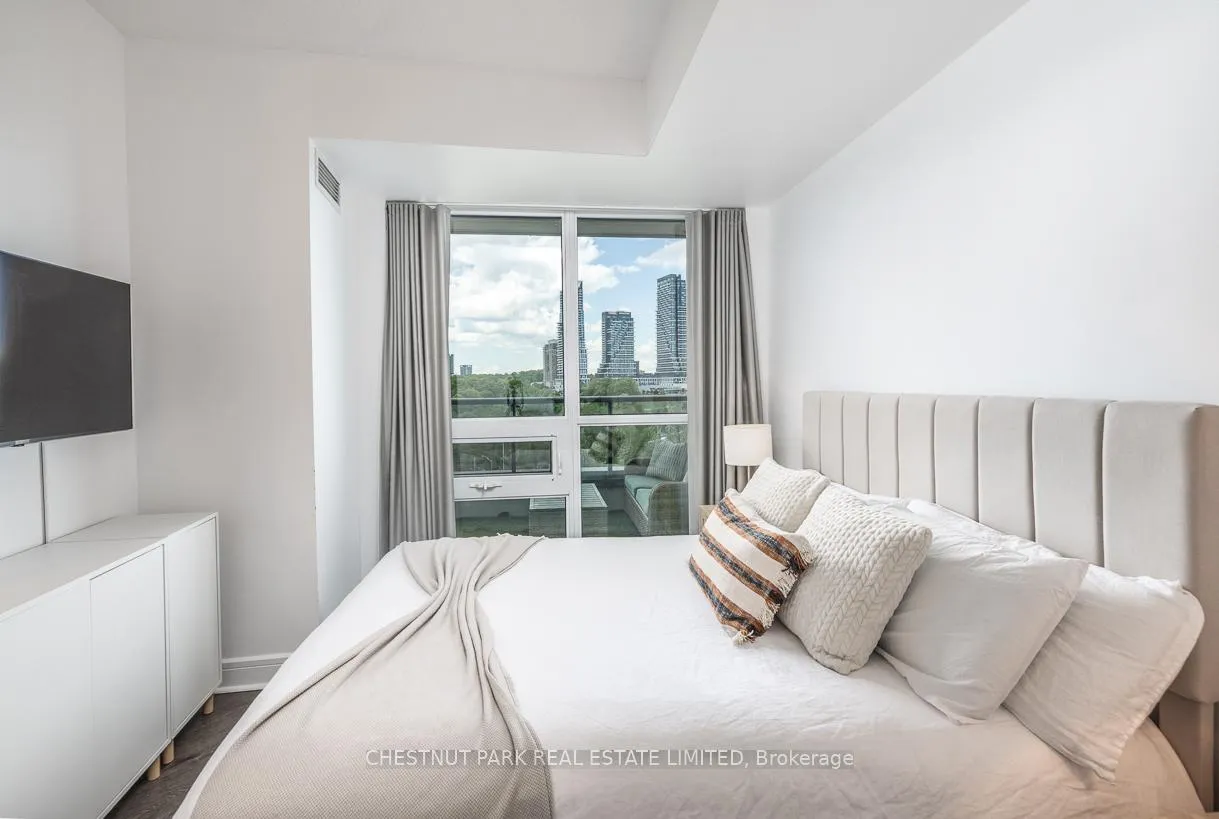 Photo 13 of Unit 306, 35 Brian Peck Crescent, Toronto, Thorncliffe Park — HOMEH