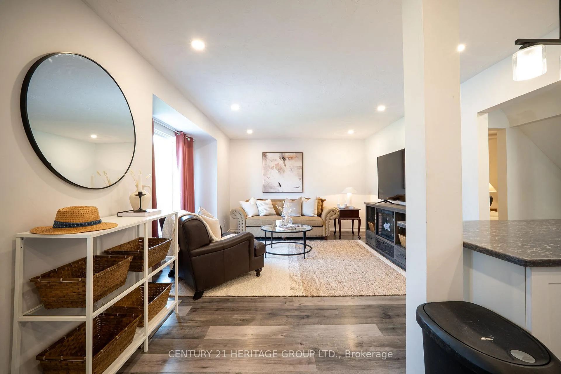 Photo 6 of 18 Armstrong Avenue, Hamilton, McQuesten — HOMEH