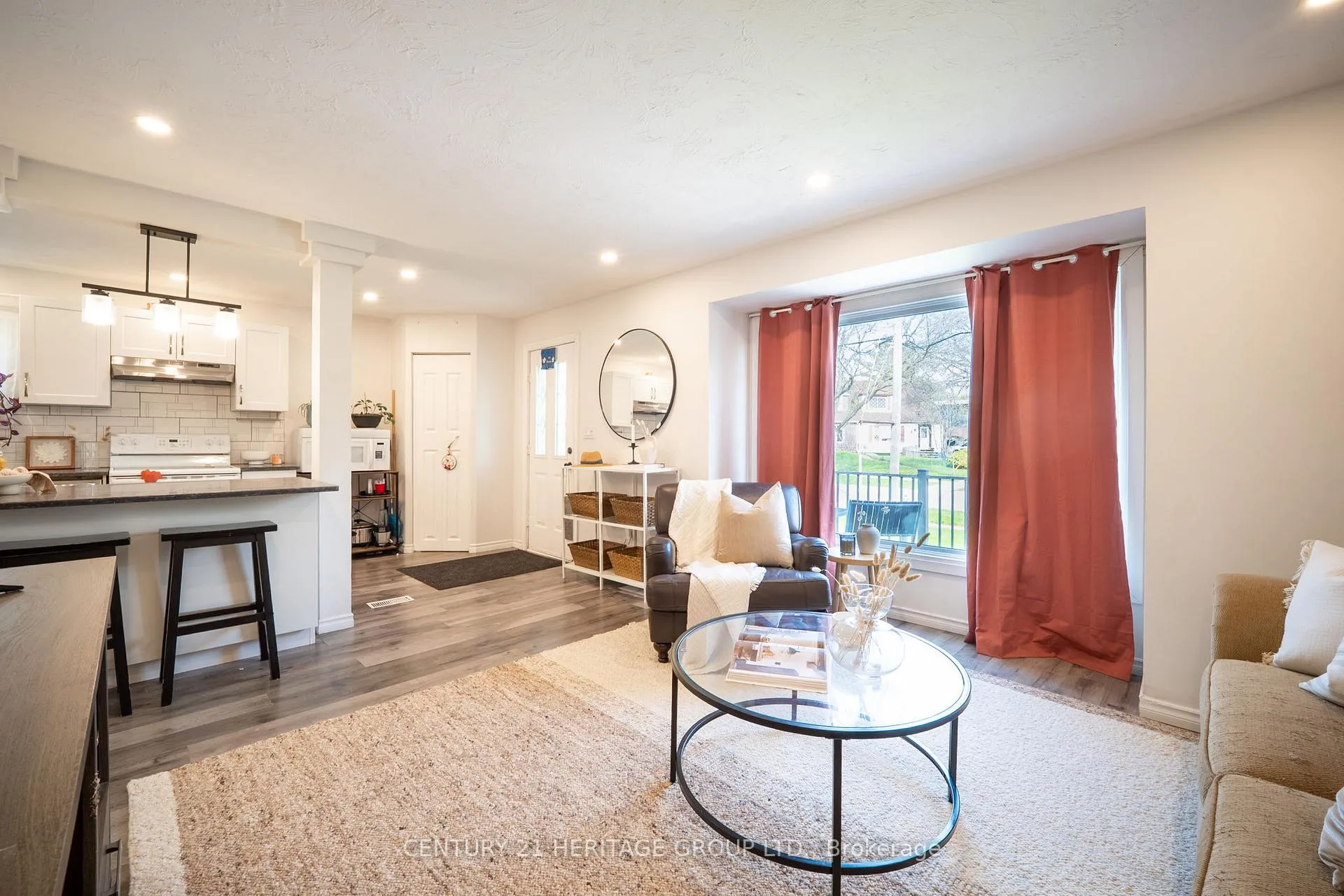 Photo 9 of 18 Armstrong Avenue, Hamilton, McQuesten — HOMEH