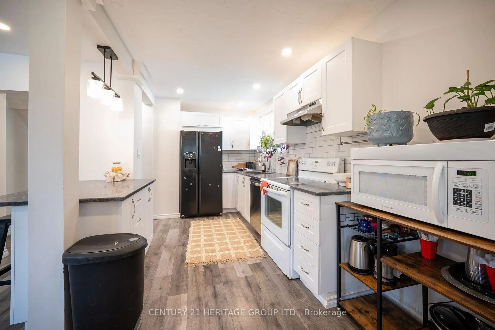 Photo 14 of 18 Armstrong Avenue, Hamilton, McQuesten — HOMEH