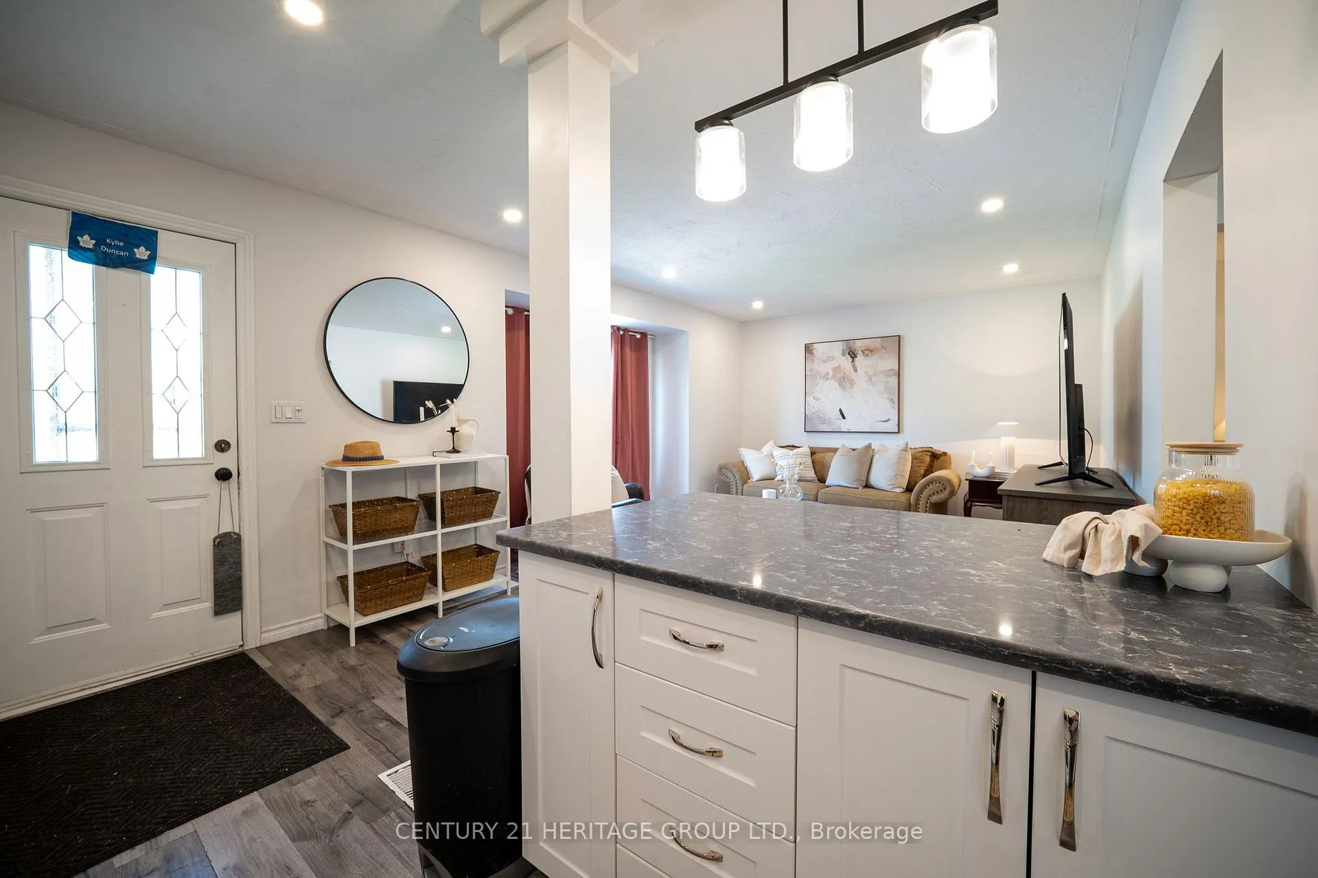 Photo 16 of 18 Armstrong Avenue, Hamilton, McQuesten — HOMEH