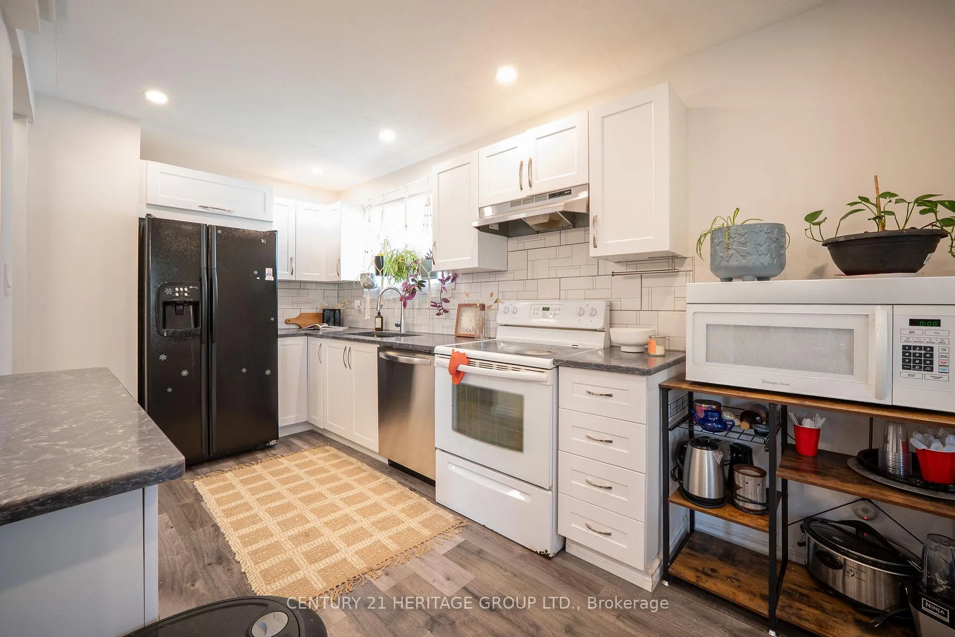 Photo 17 of 18 Armstrong Avenue, Hamilton, McQuesten — HOMEH