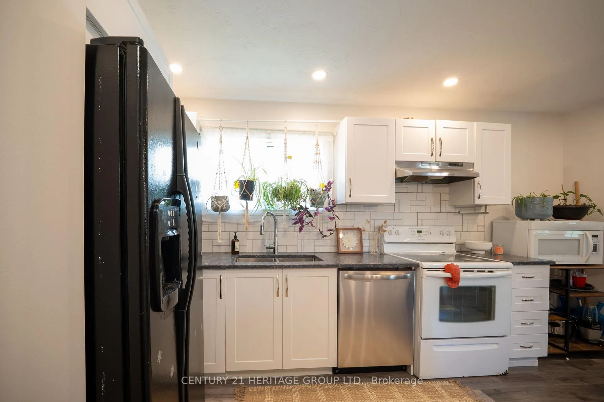 Photo 18 of 18 Armstrong Avenue, Hamilton, McQuesten — HOMEH