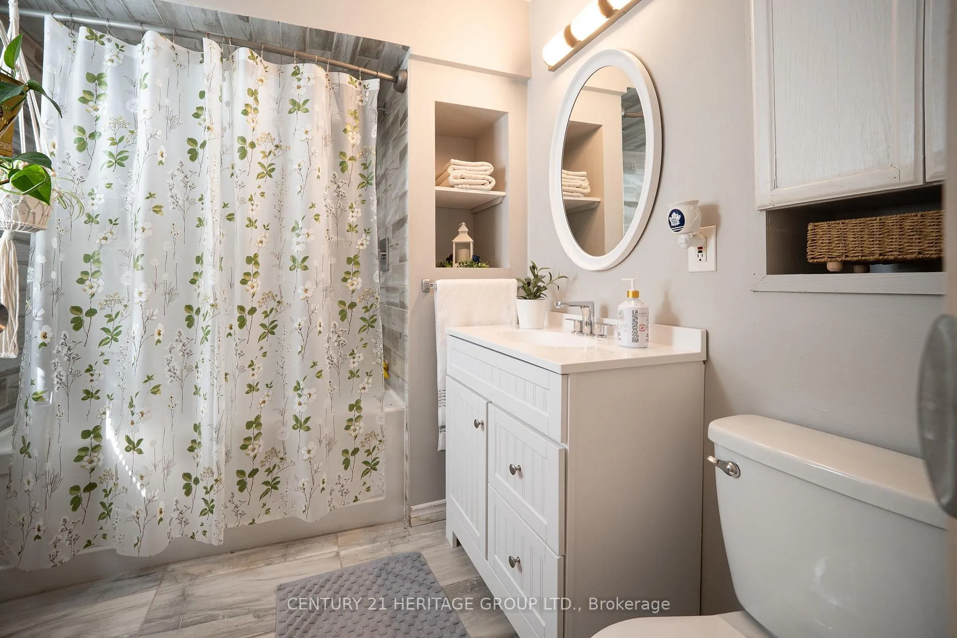 Photo 21 of 18 Armstrong Avenue, Hamilton, McQuesten — HOMEH