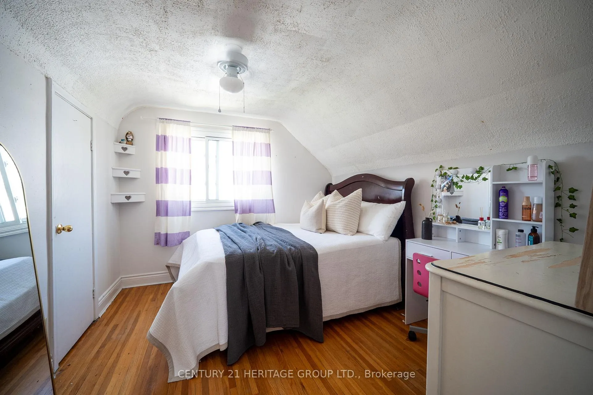 Photo 31 of 18 Armstrong Avenue, Hamilton, McQuesten — HOMEH