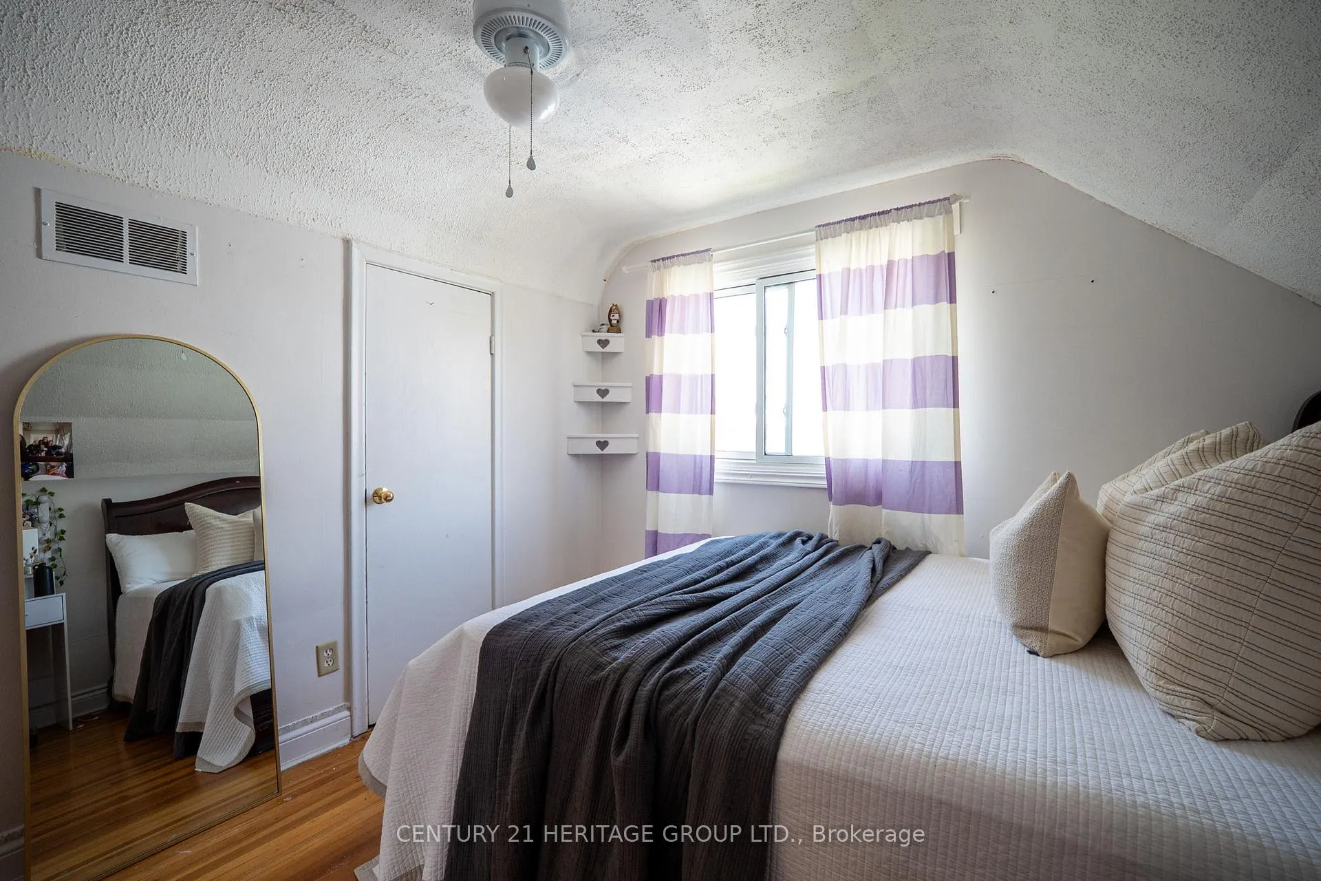 Photo 33 of 18 Armstrong Avenue, Hamilton, McQuesten — HOMEH