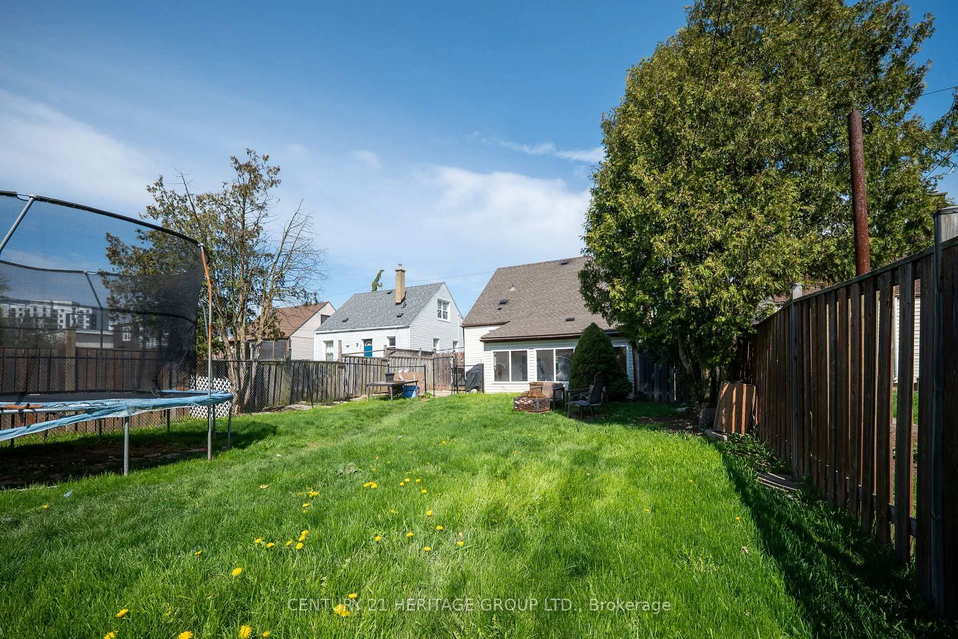 Photo 42 of 18 Armstrong Avenue, Hamilton, McQuesten — HOMEH