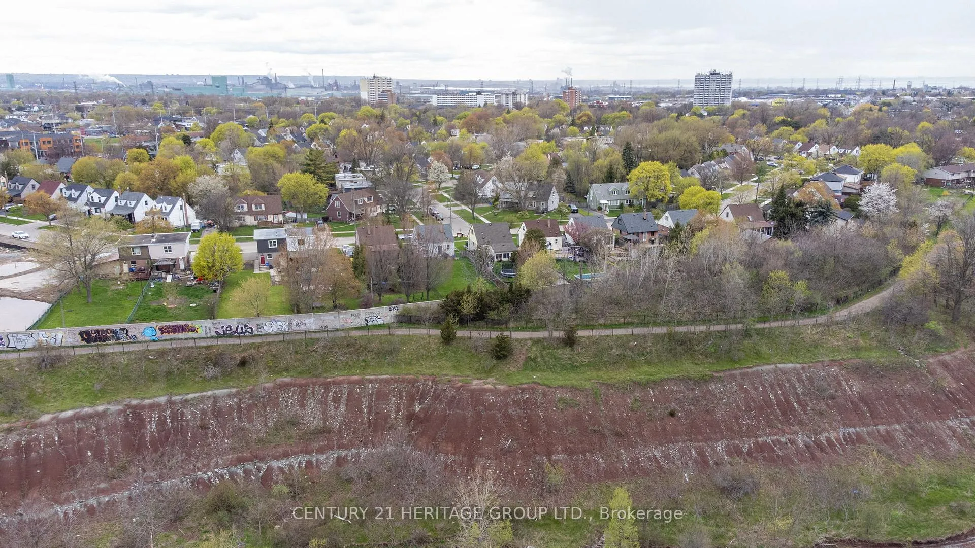 Photo 47 of 18 Armstrong Avenue, Hamilton, McQuesten — HOMEH