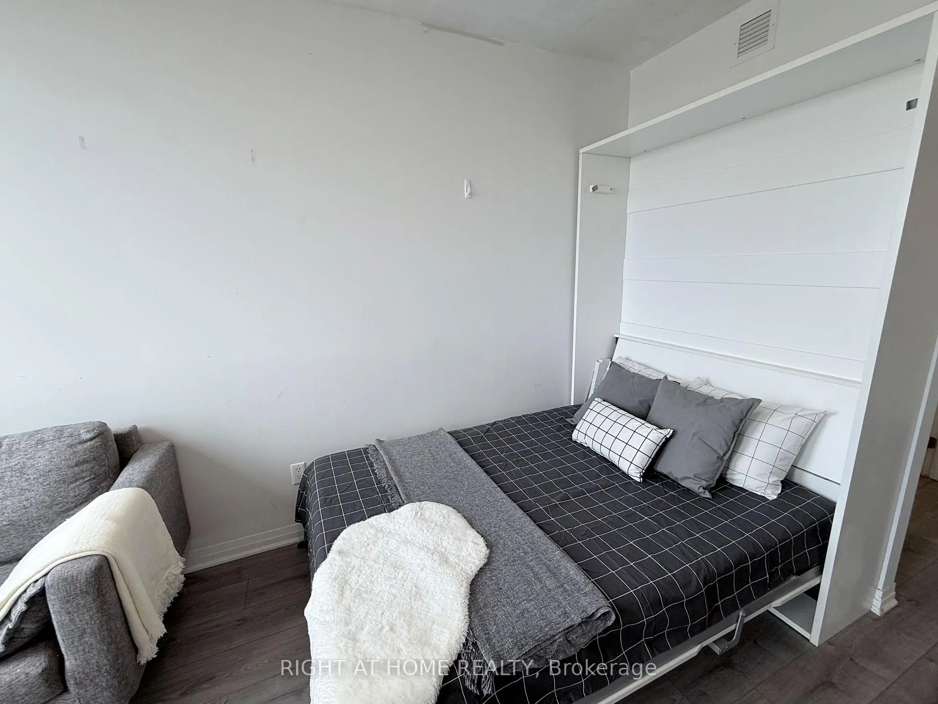 Photo 5 of Unit 441, 1900 Simcoe Street N, Oshawa, Samac — HOMEH