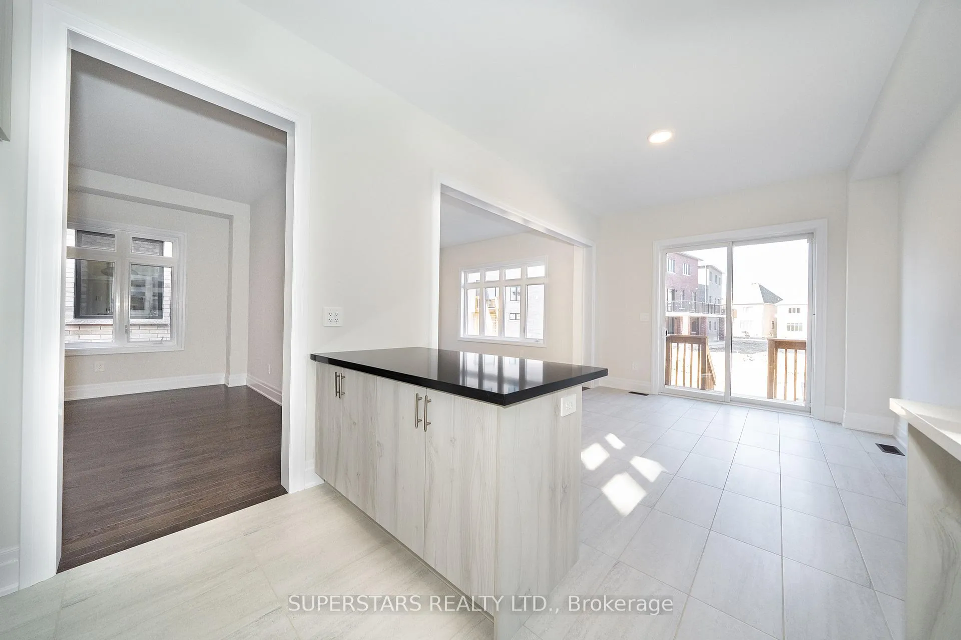 Photo 10 of 215 Archerhill Circle, Aurora, Aurora Grove — HOMEH