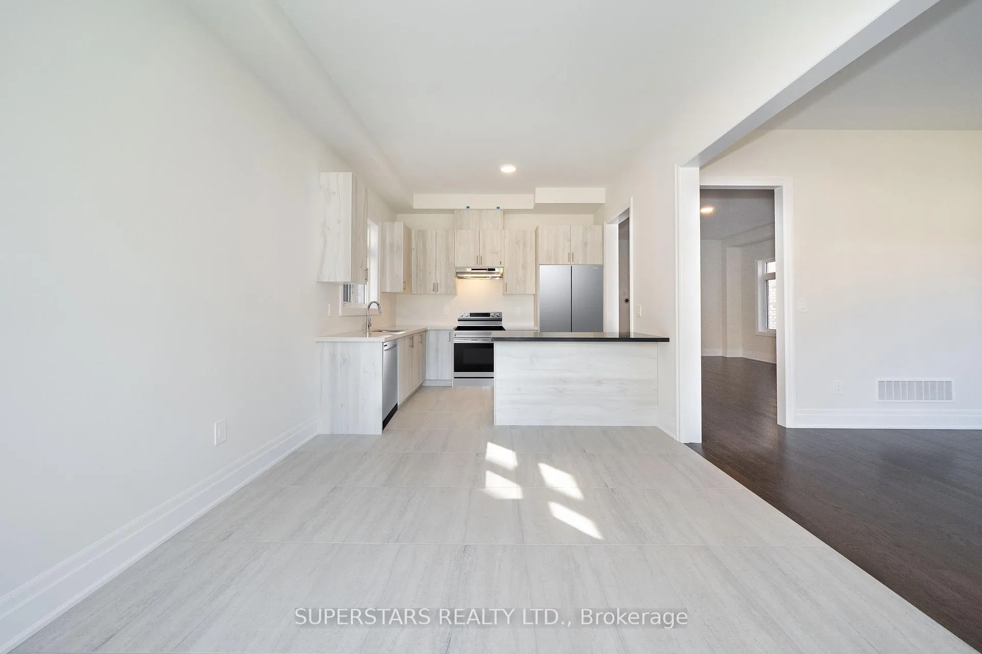 Photo 12 of 215 Archerhill Circle, Aurora, Aurora Grove — HOMEH