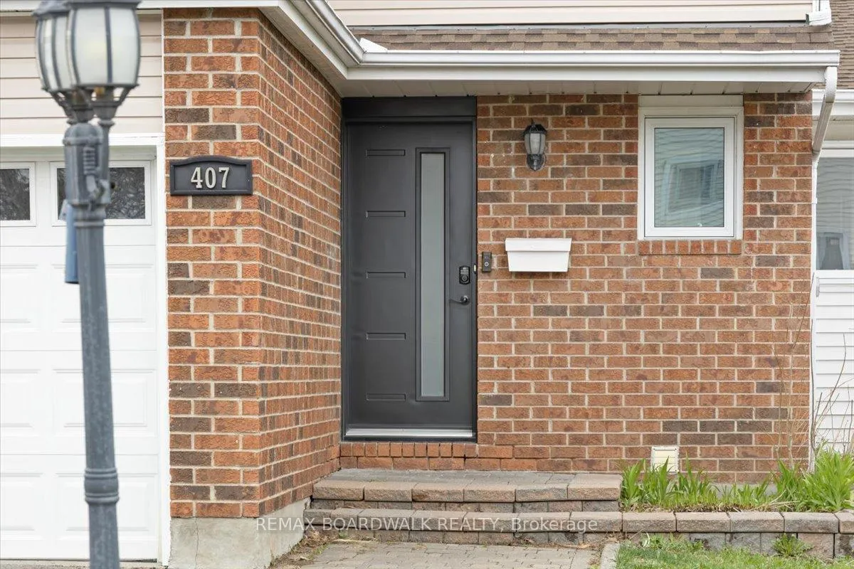 Photo 2 of 407 Sanderling Court, Ottawa, Chatelaine Village — HOMEH