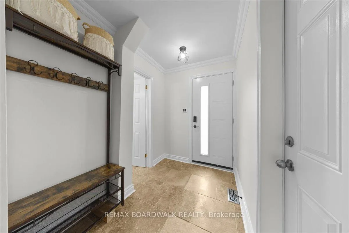 Photo 3 of 407 Sanderling Court, Ottawa, Chatelaine Village — HOMEH