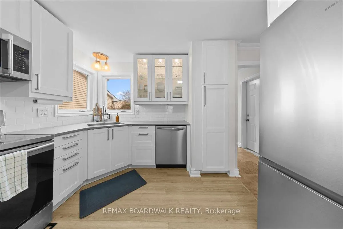 Photo 6 of 407 Sanderling Court, Ottawa, Chatelaine Village — HOMEH