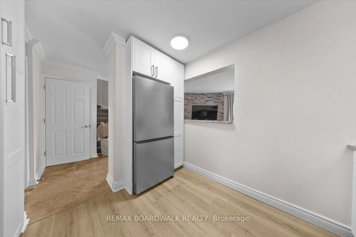 Photo 7 of 407 Sanderling Court, Ottawa, Chatelaine Village — HOMEH