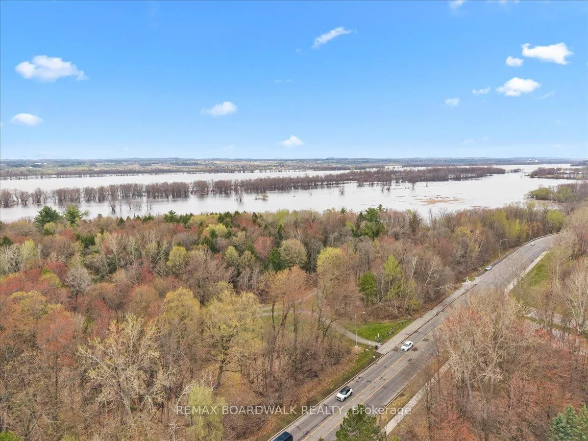 Photo 42 of 407 Sanderling Court, Ottawa, Chatelaine Village — HOMEH
