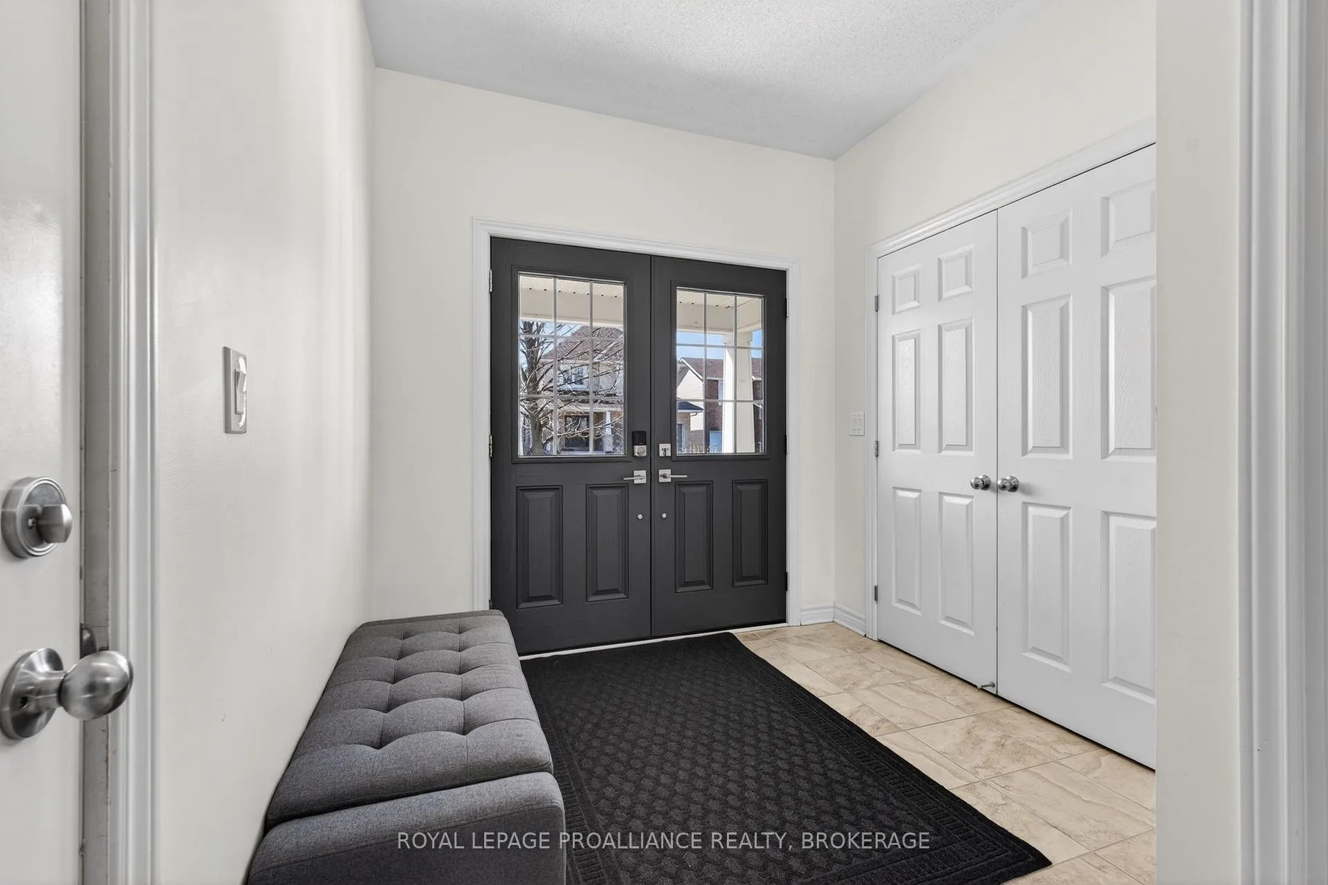 Photo 3 of 1244 Cyprus Road, Kingston, Kingston East (Incl Barret Crt) — HOMEH