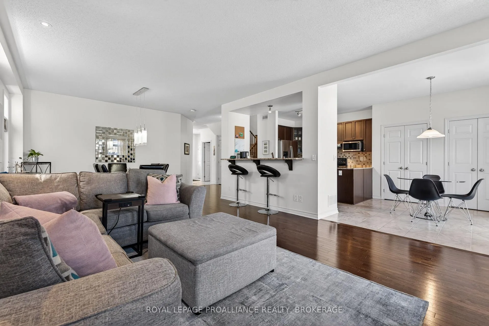 Photo 9 of 1244 Cyprus Road, Kingston, Kingston East (Incl Barret Crt) — HOMEH