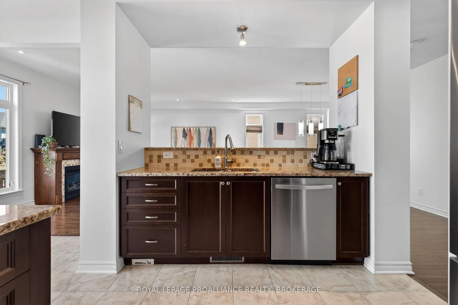 Photo 14 of 1244 Cyprus Road, Kingston, Kingston East (Incl Barret Crt) — HOMEH