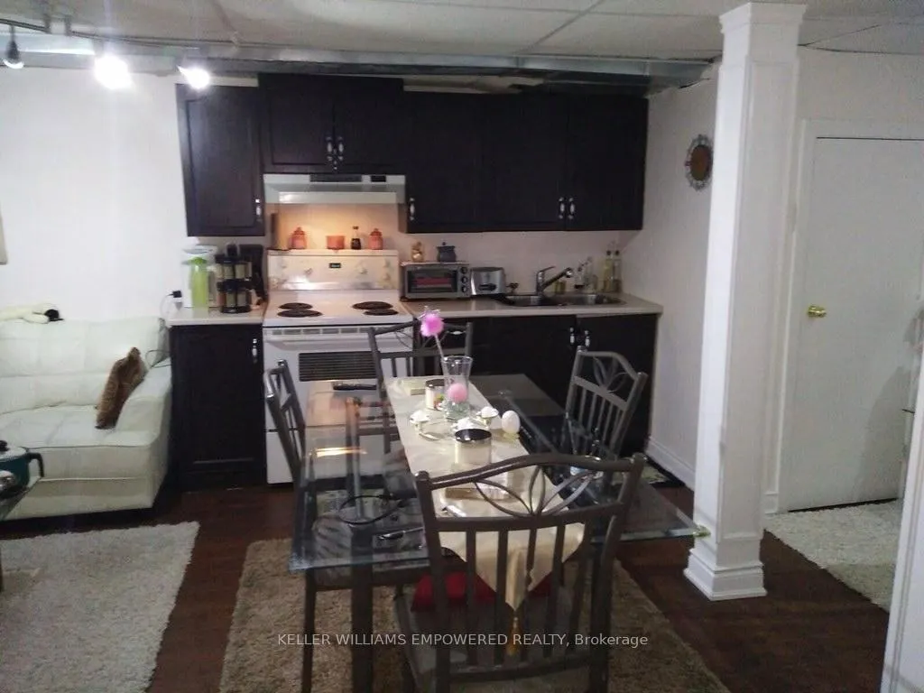 Photo 4 of 103 Prairie Rose Circle, Brampton, Sandringham-Wellington — HOMEH