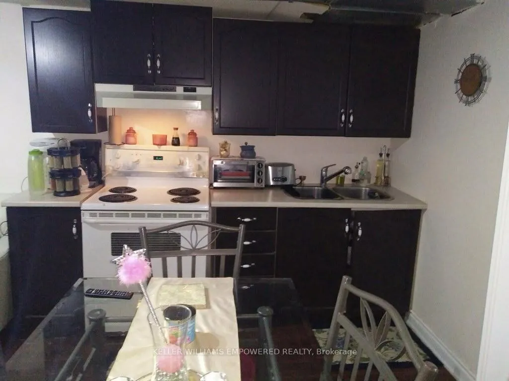 Photo 10 of 103 Prairie Rose Circle, Brampton, Sandringham-Wellington — HOMEH
