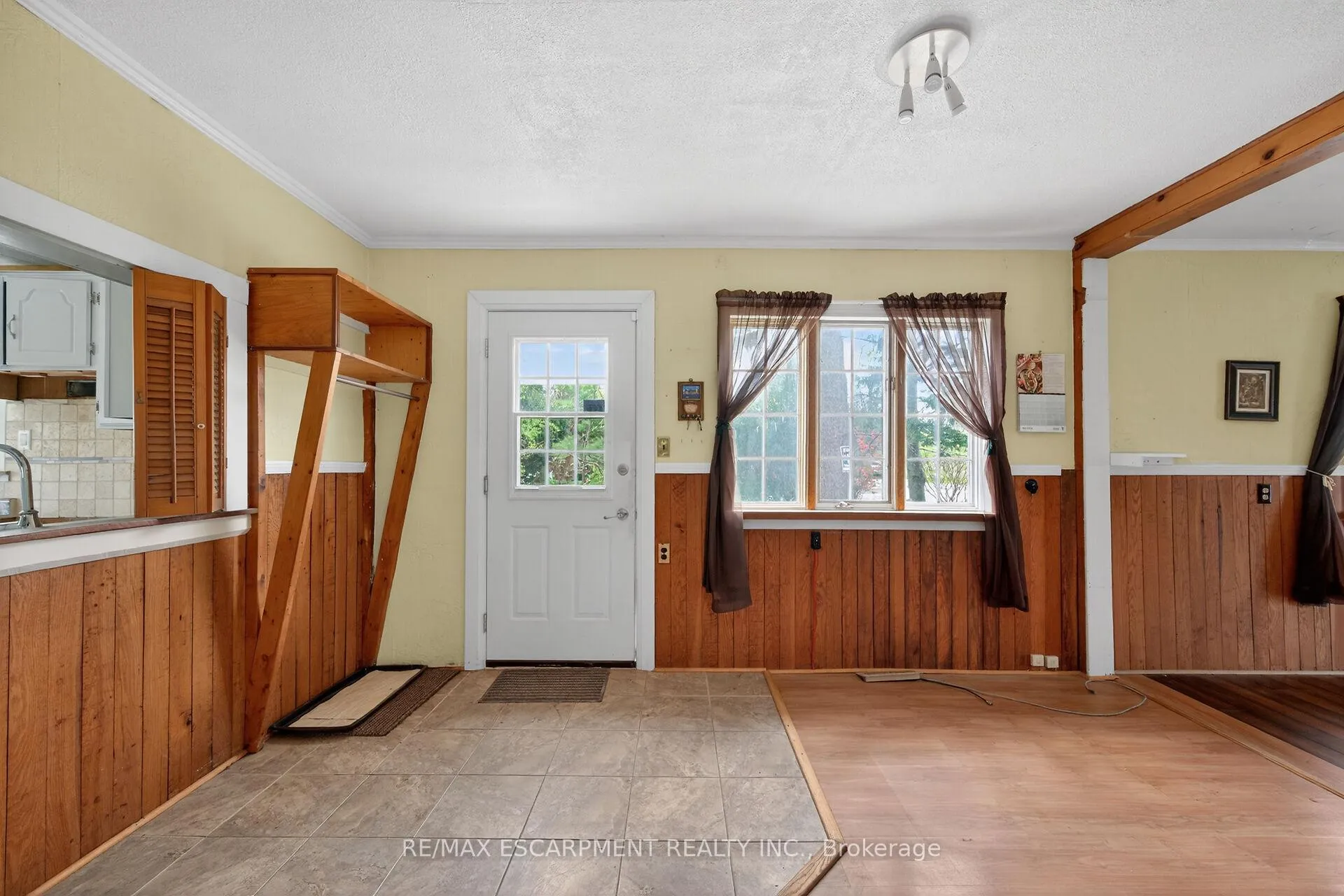 Photo 8 of 313 John Street, Norfolk, Simcoe — HOMEH