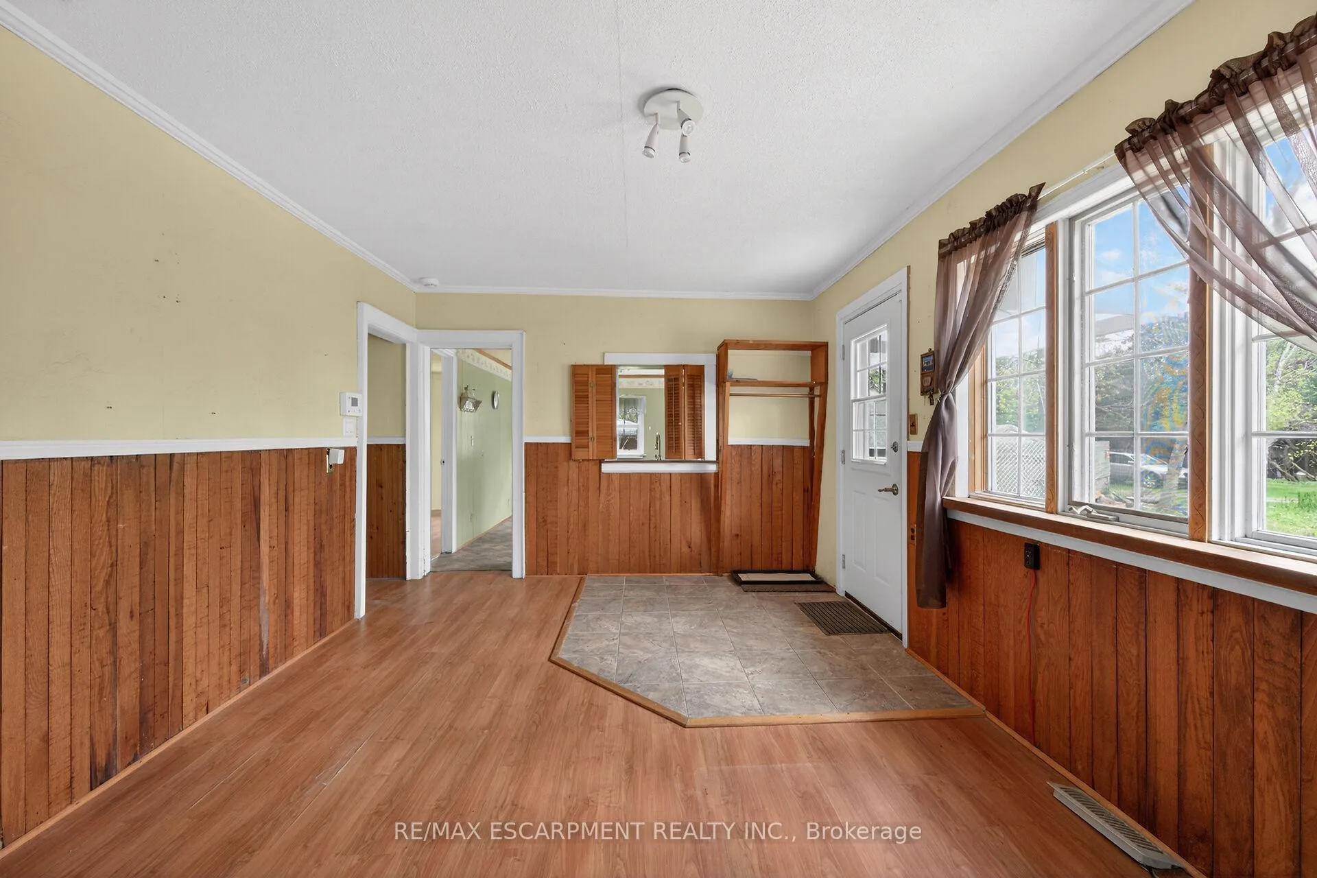 Photo 9 of 313 John Street, Norfolk, Simcoe — HOMEH