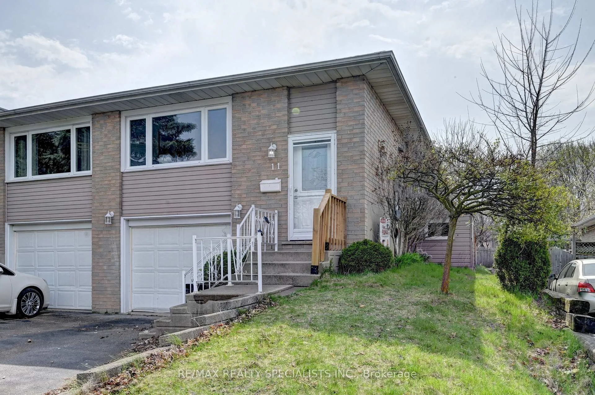 Front of 11 Dinison Crescent