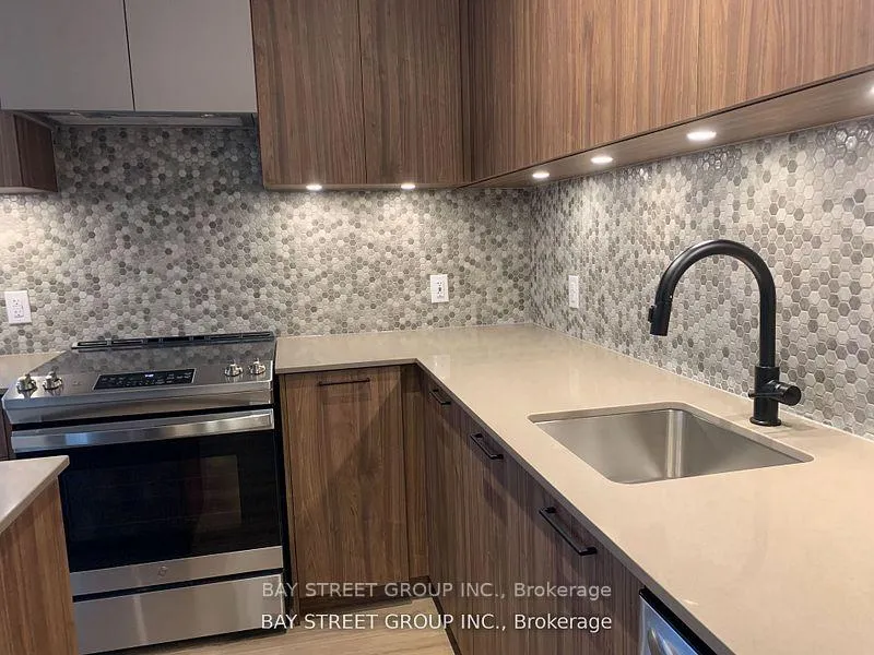 Photo 5 of Unit 13, 30 Lagerfeld Drive, Brampton, Northwest Brampton — HOMEH