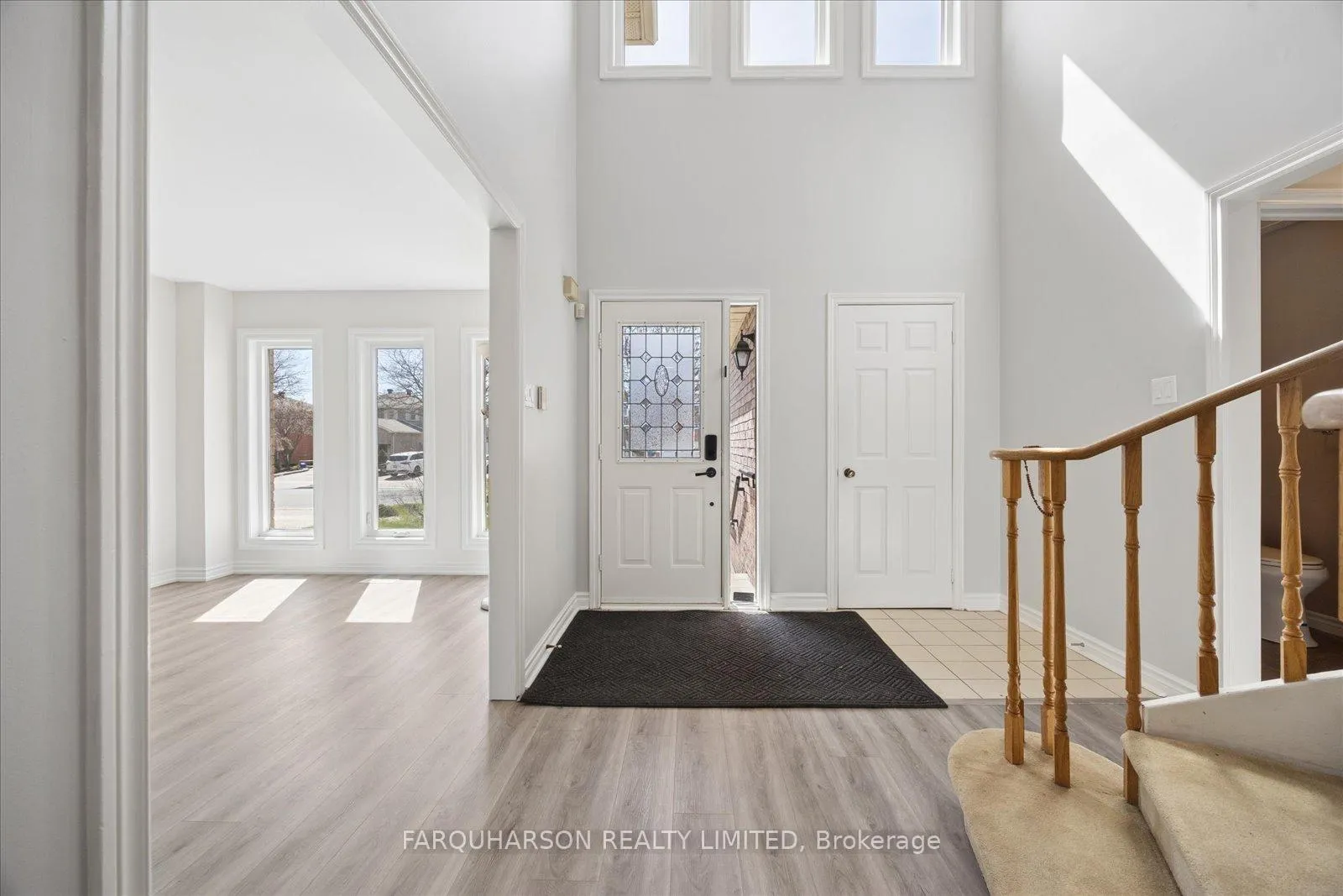 Photo 2 of 44 Elson Street, Markham, Middlefield — HOMEH