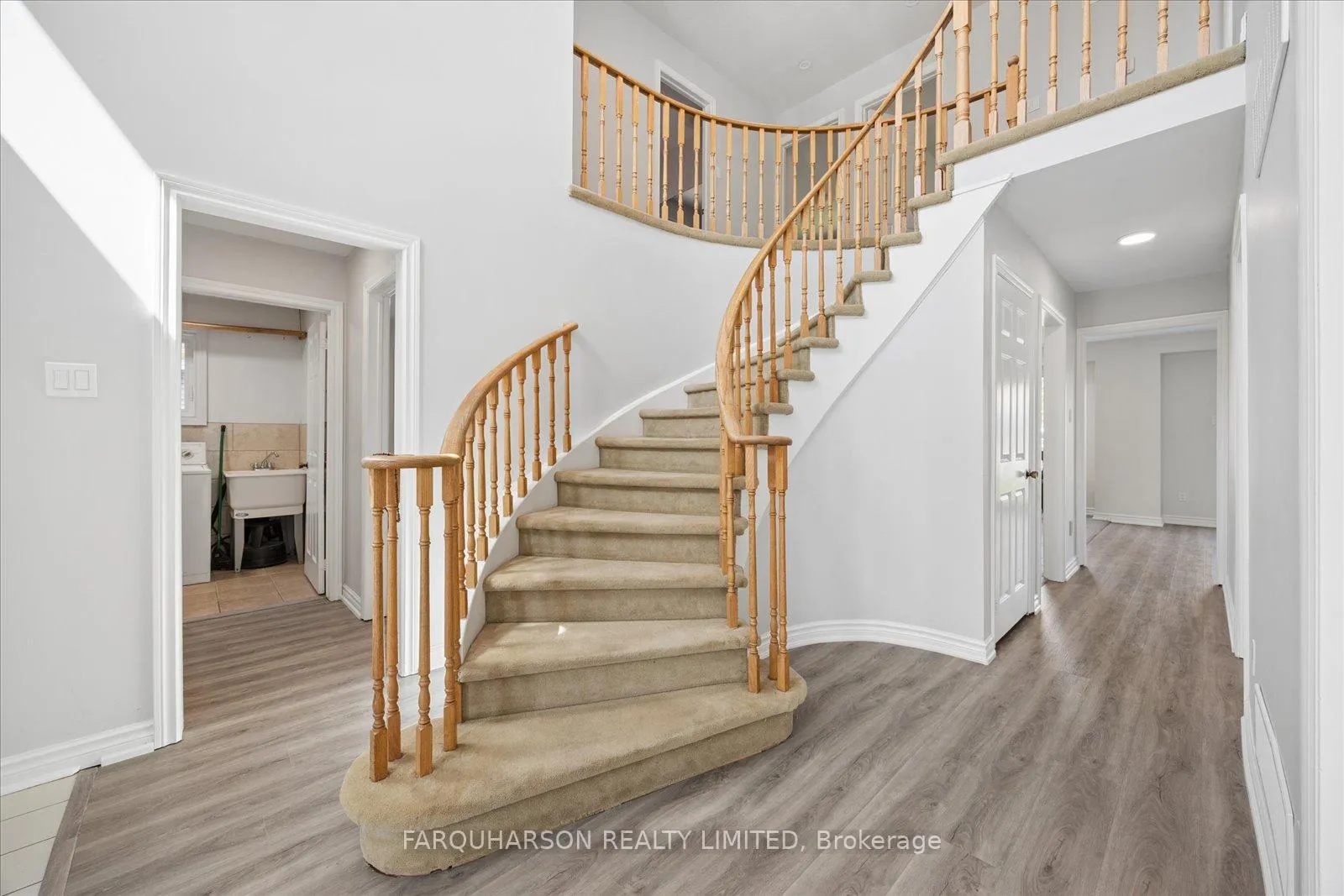 Photo 3 of 44 Elson Street, Markham, Middlefield — HOMEH