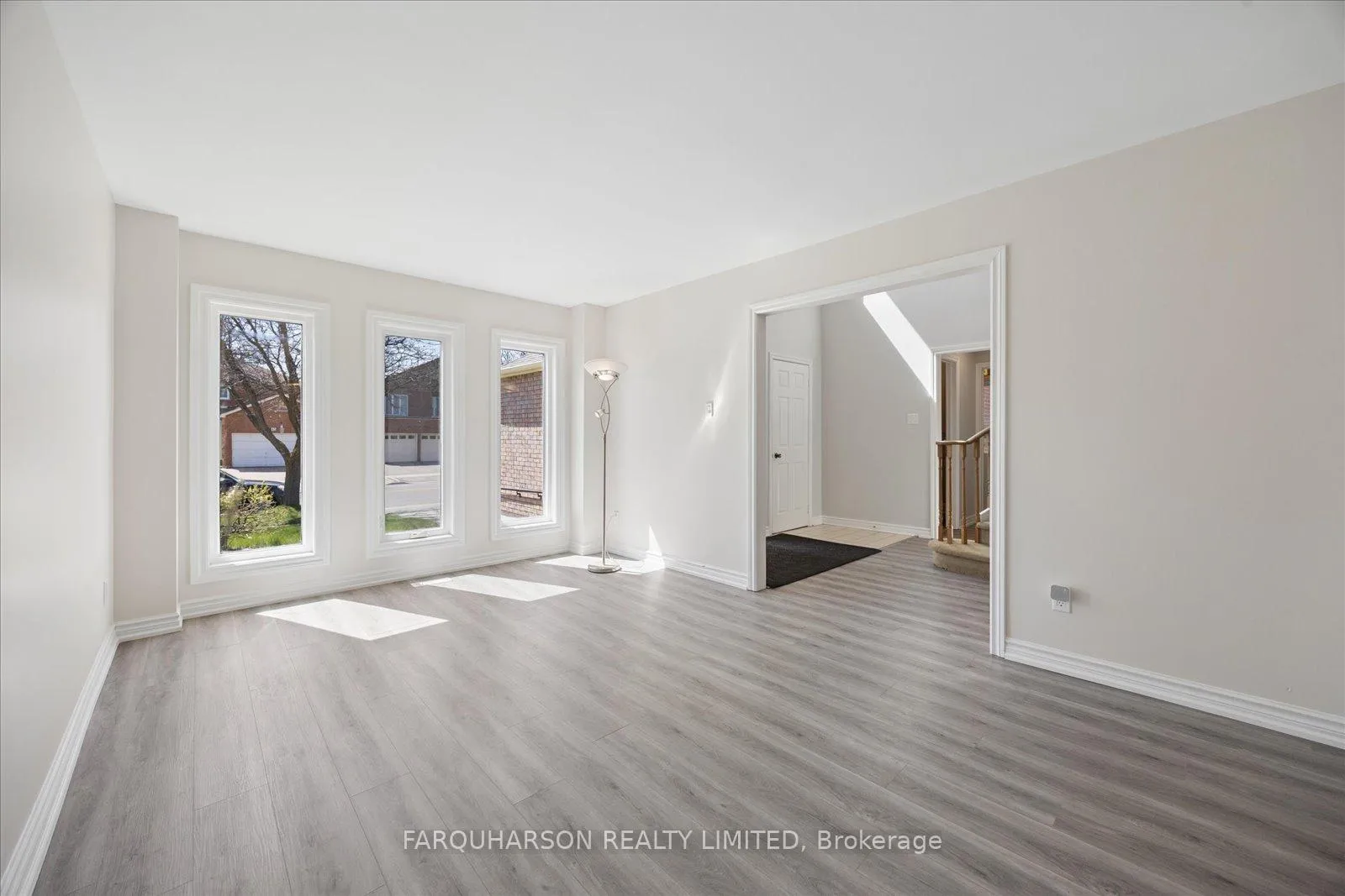 Photo 4 of 44 Elson Street, Markham, Middlefield — HOMEH