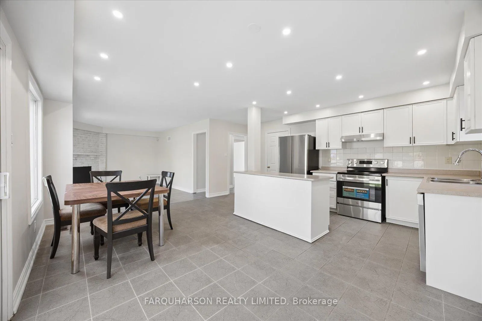 Photo 7 of 44 Elson Street, Markham, Middlefield — HOMEH