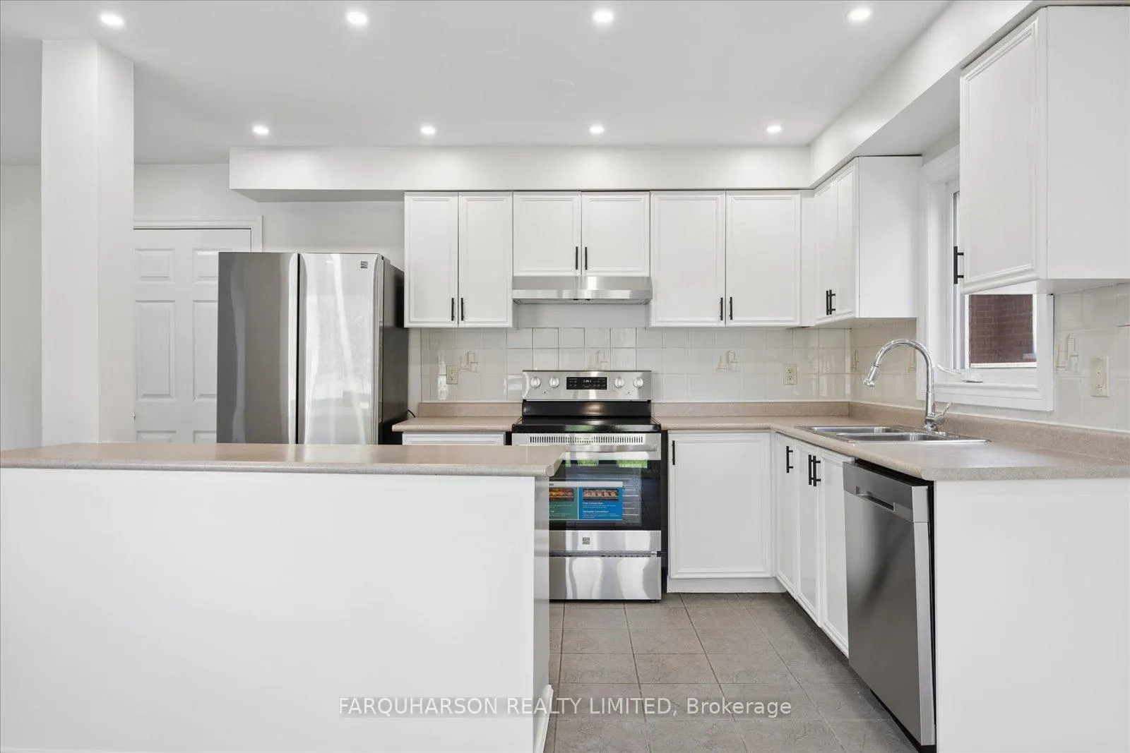 Photo 8 of 44 Elson Street, Markham, Middlefield — HOMEH