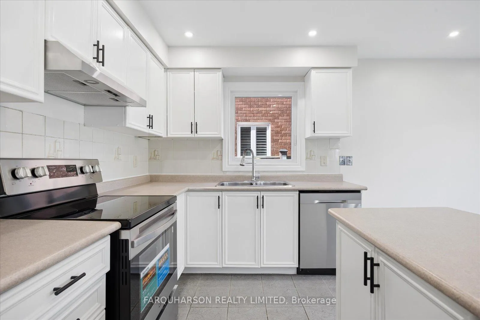 Photo 9 of 44 Elson Street, Markham, Middlefield — HOMEH