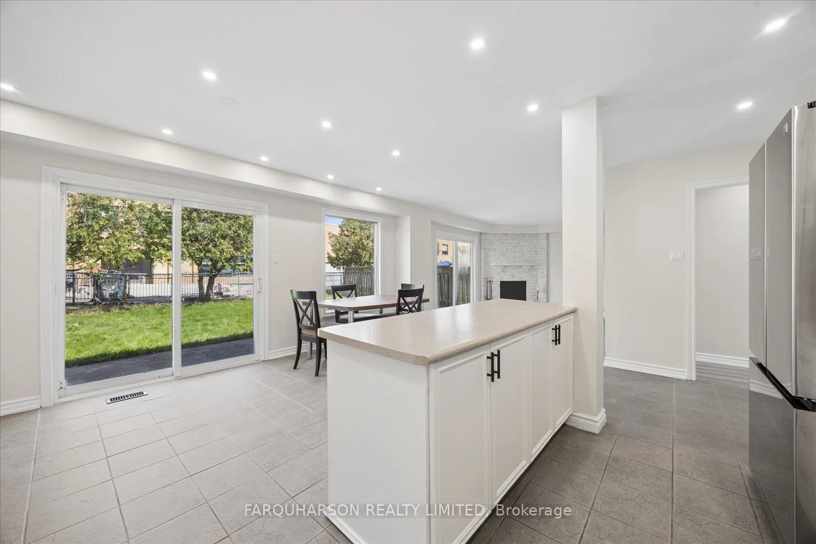 Photo 10 of 44 Elson Street, Markham, Middlefield — HOMEH