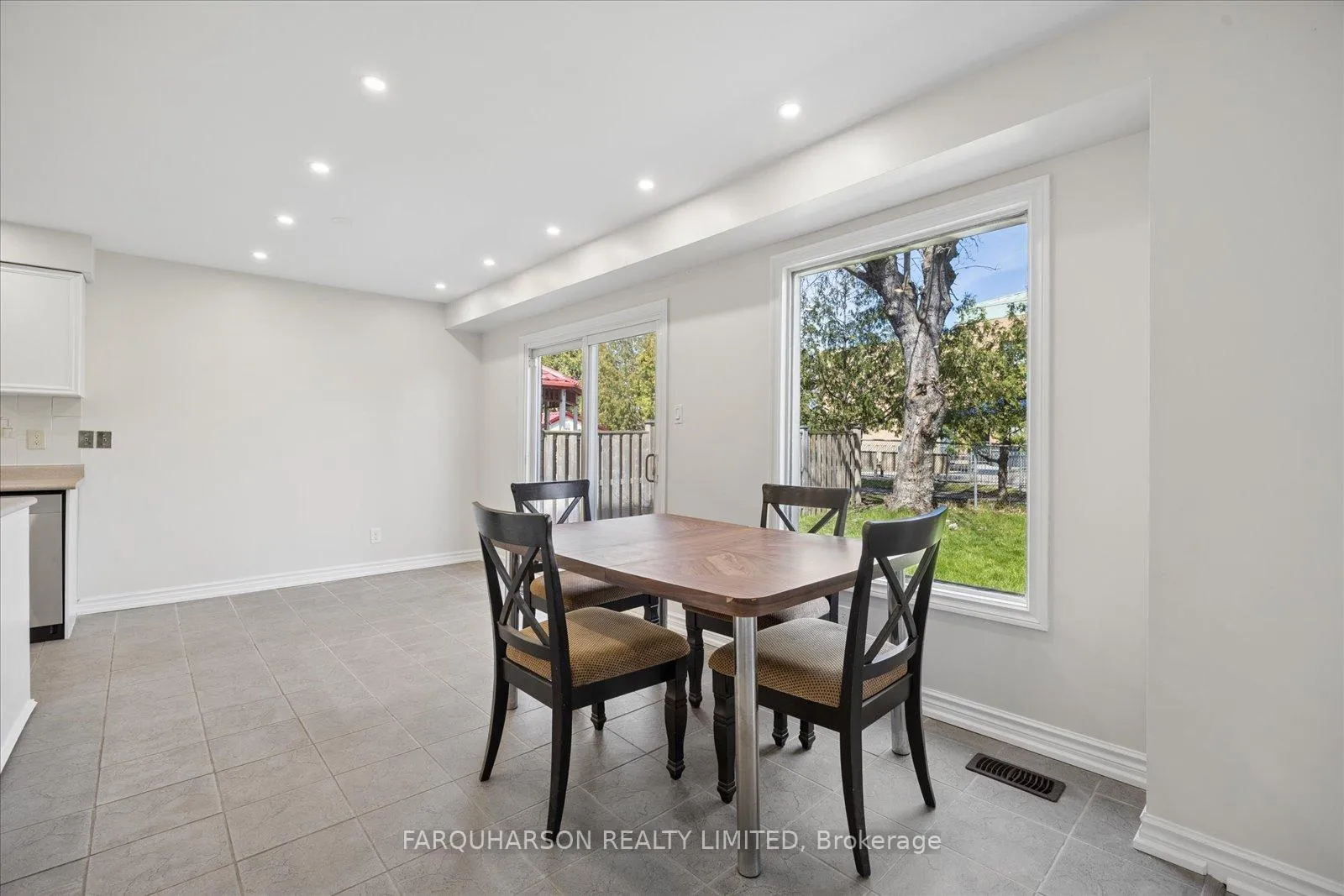 Photo 11 of 44 Elson Street, Markham, Middlefield — HOMEH