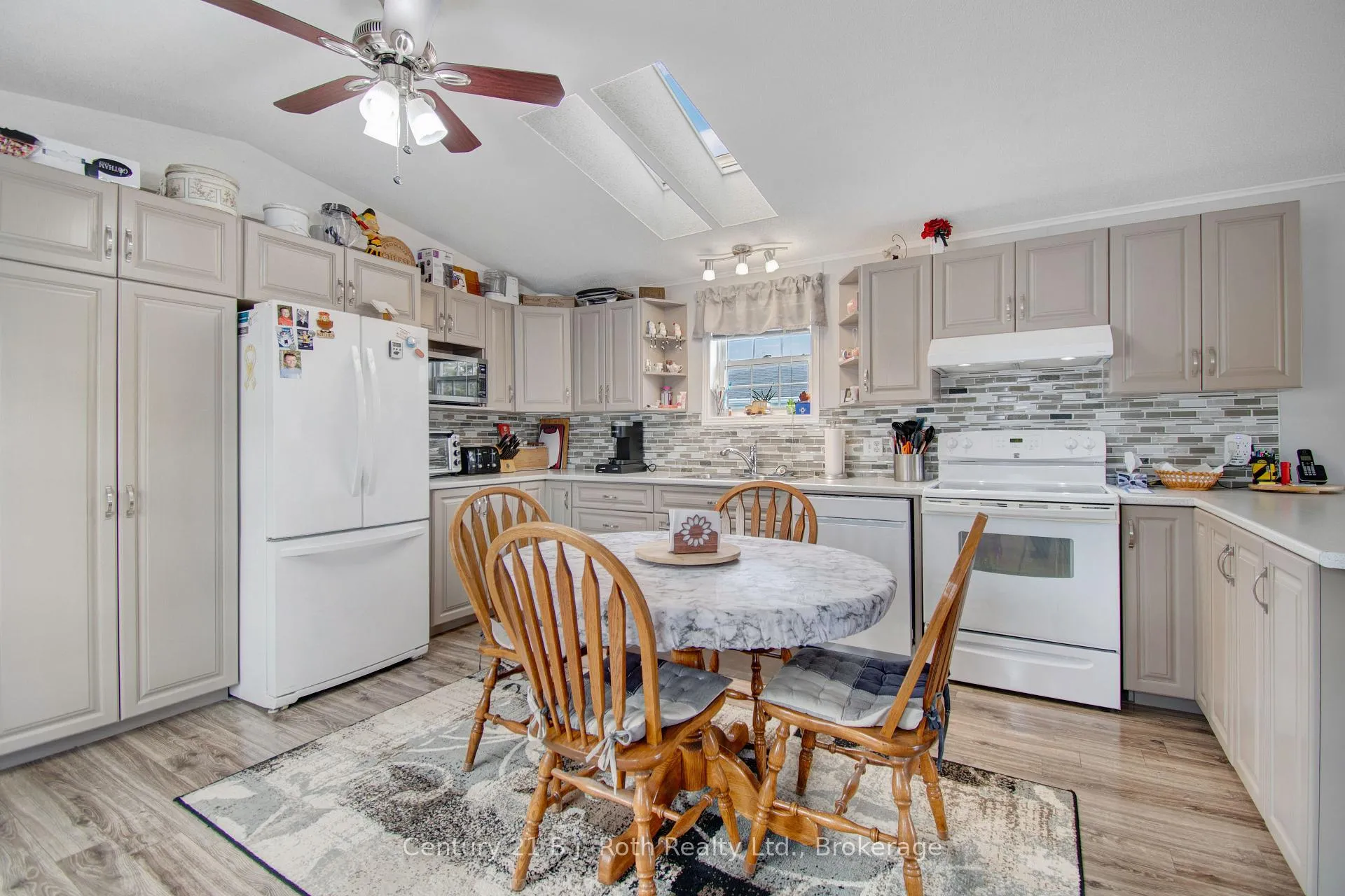 Photo 12 of 4114 Hemlock Crescent, Severn, Rural Severn — HOMEH