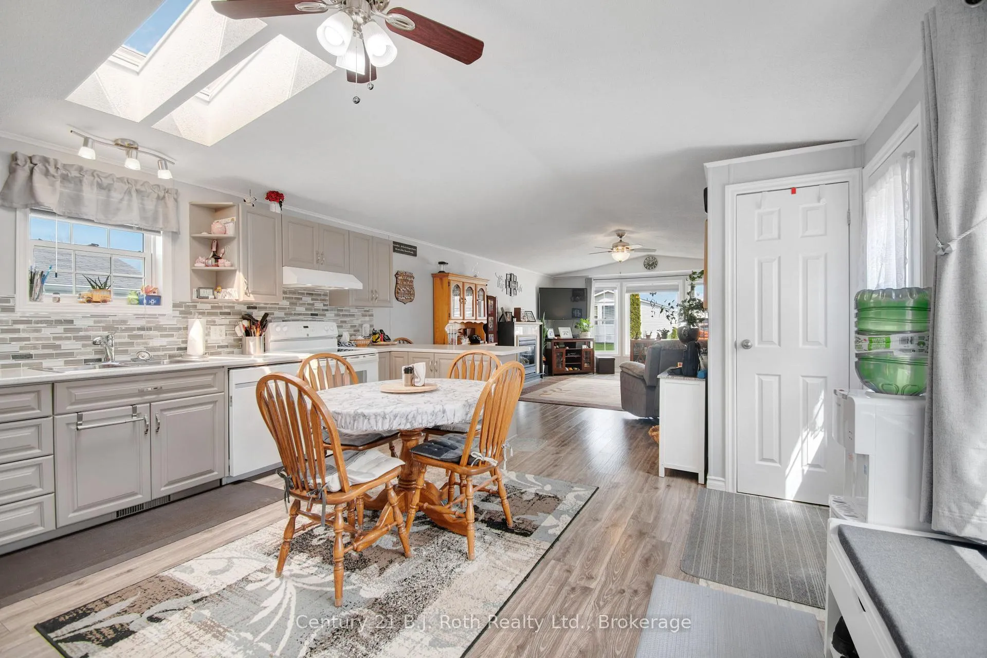Photo 15 of 4114 Hemlock Crescent, Severn, Rural Severn — HOMEH