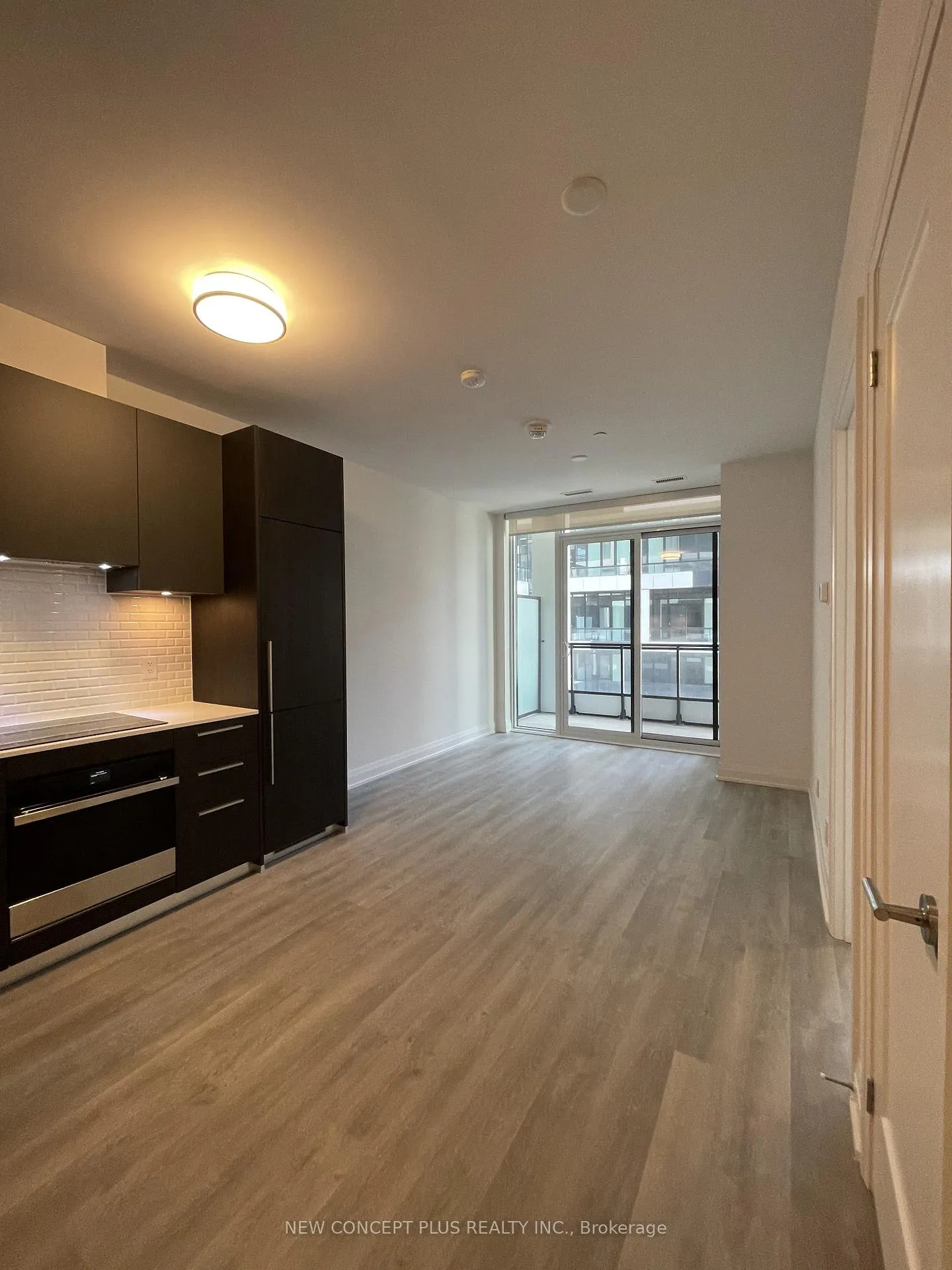 Photo 5 of Unit 403, 65 Broadway Avenue, Toronto, Mount Pleasant West — HOMEH